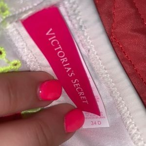 Victoria's Secret Swim - Victoria Secret white lace bikini top 34D Victoria's Secret Swim - Victoria Secret white lace bikini top 34D